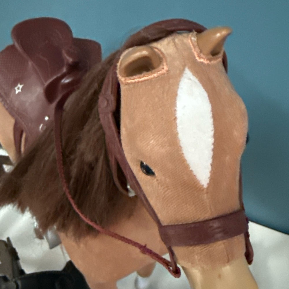 American Girl 18” chestnut Horse retired 2018 Saddle(x2) bridle and fence panels - Picture 15 of 16